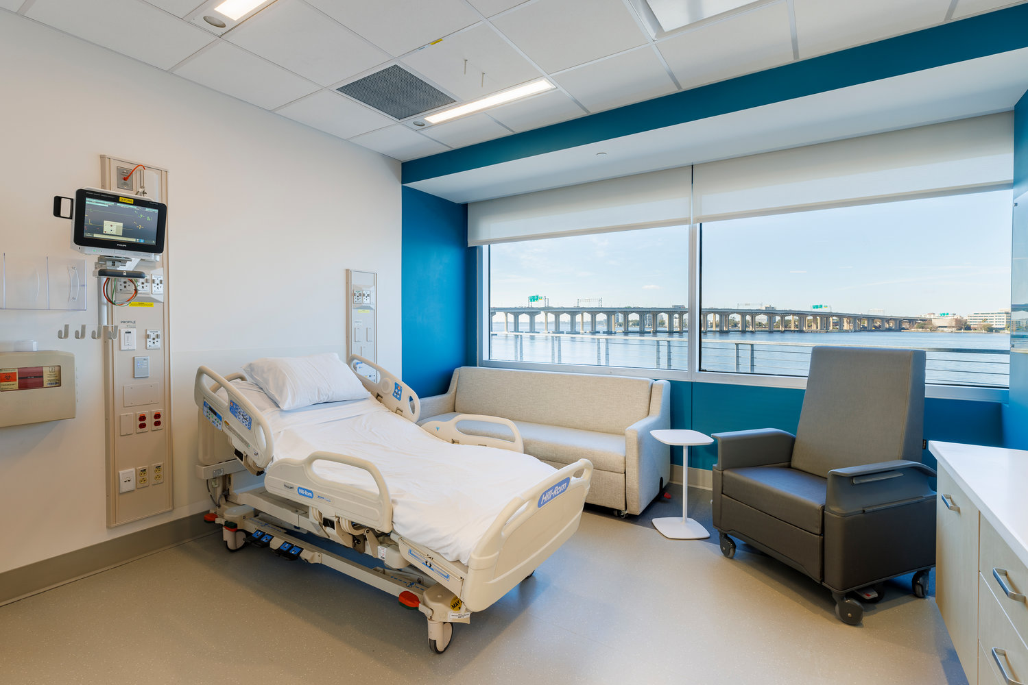 A Heart Rhythm Center patient room.